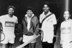 Match de charité organisé par Amstrad en 1989 (Richard Branson, Paul Mc Namee, Vijay Amritraj, Alan Sugar)